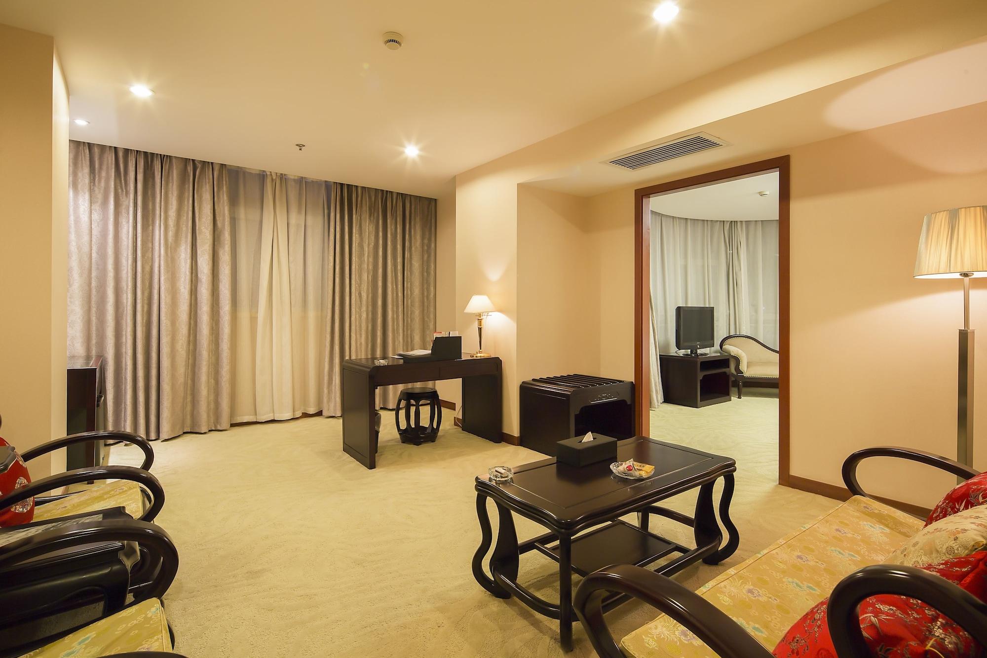 Landison Plaza International Hotel Zhenjiang  Exterior photo
