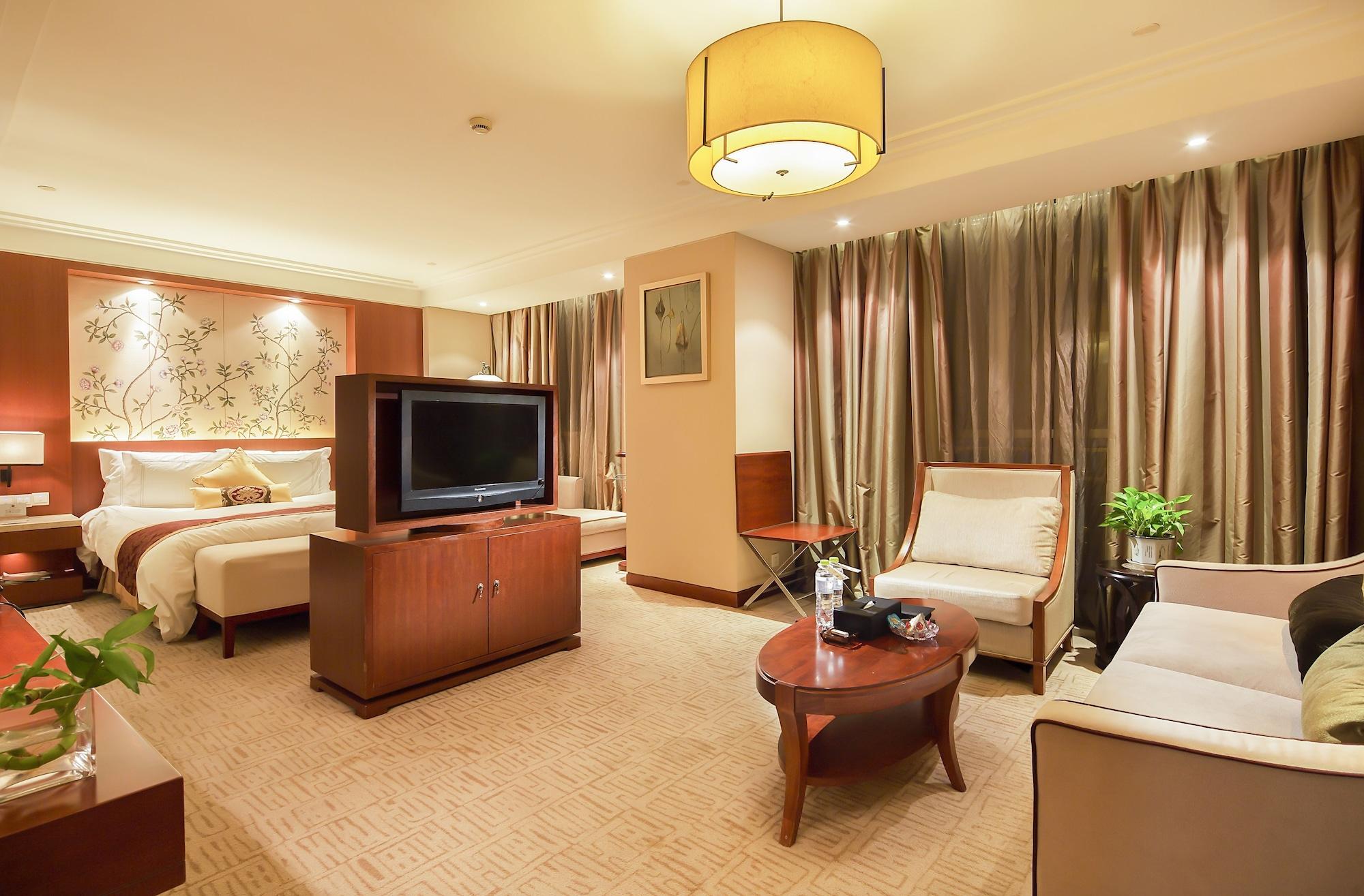 Landison Plaza International Hotel Zhenjiang  Exterior photo