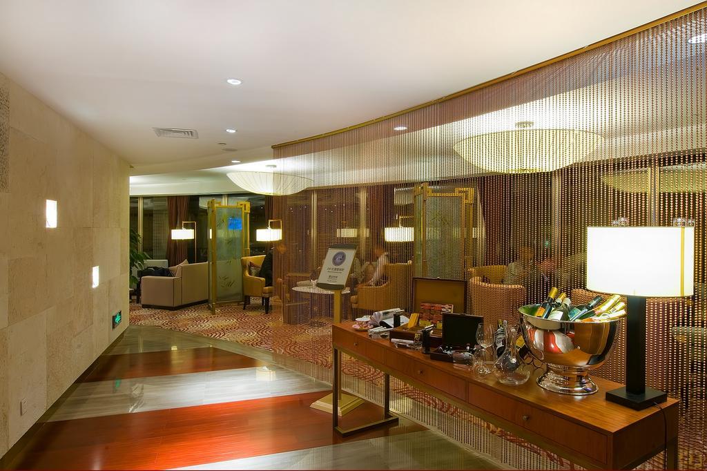 Landison Plaza International Hotel Zhenjiang  Interior photo