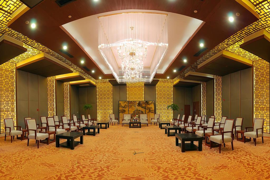 Landison Plaza International Hotel Zhenjiang  Exterior photo