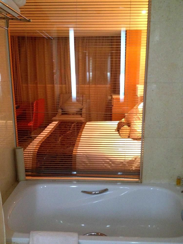 Landison Plaza International Hotel Zhenjiang  Exterior photo