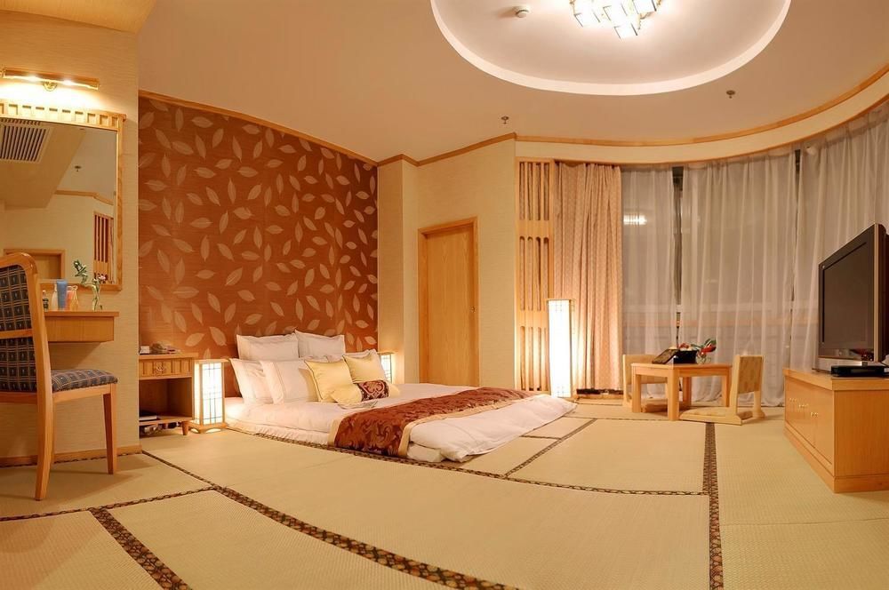 Landison Plaza International Hotel Zhenjiang  Exterior photo